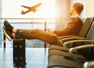 Discover These Reasons to Use a Credit Card When Traveling